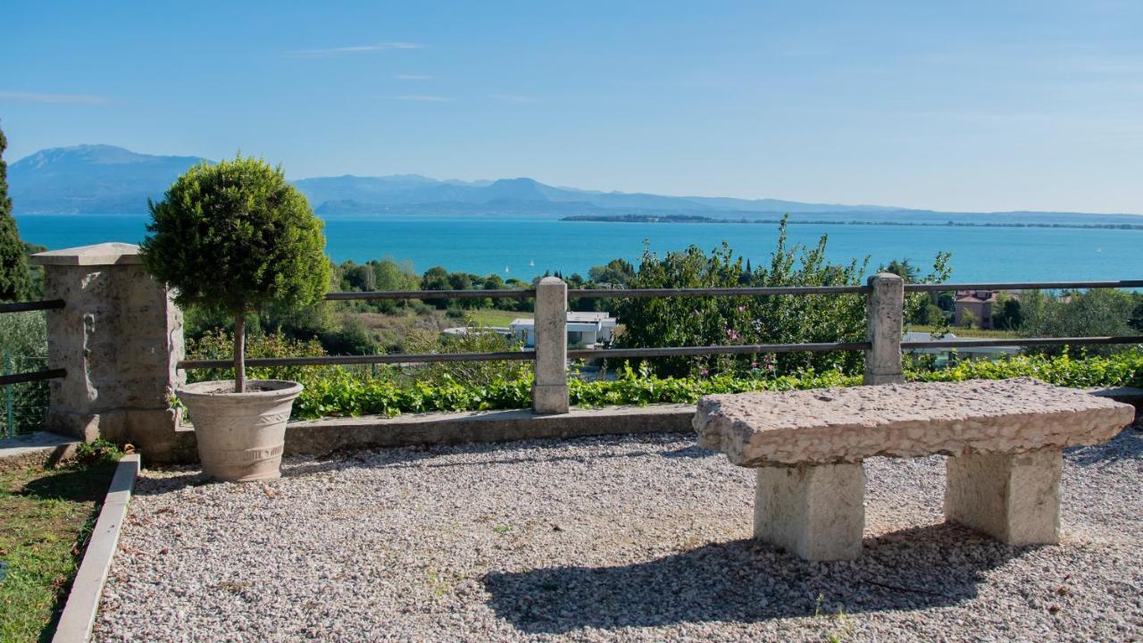 Castello Belvedere Apartments Desenzano del Garda Bagian luar foto