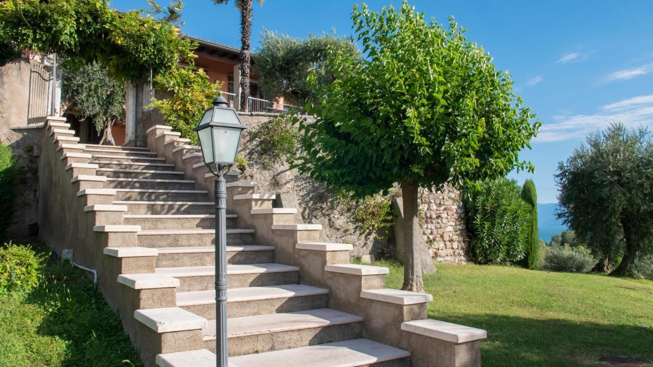 Castello Belvedere Apartments Desenzano del Garda Bagian luar foto