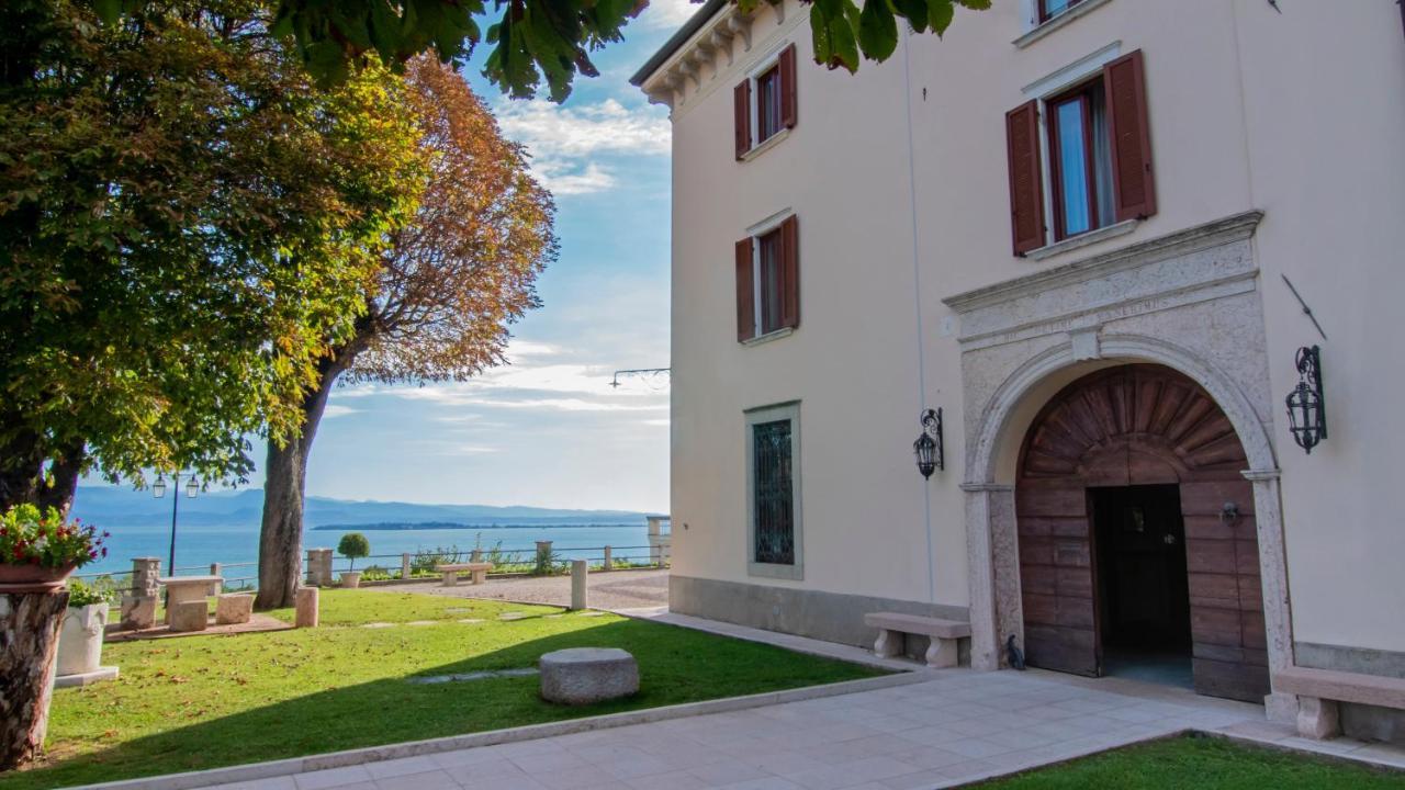 Castello Belvedere Apartments Desenzano del Garda Bagian luar foto