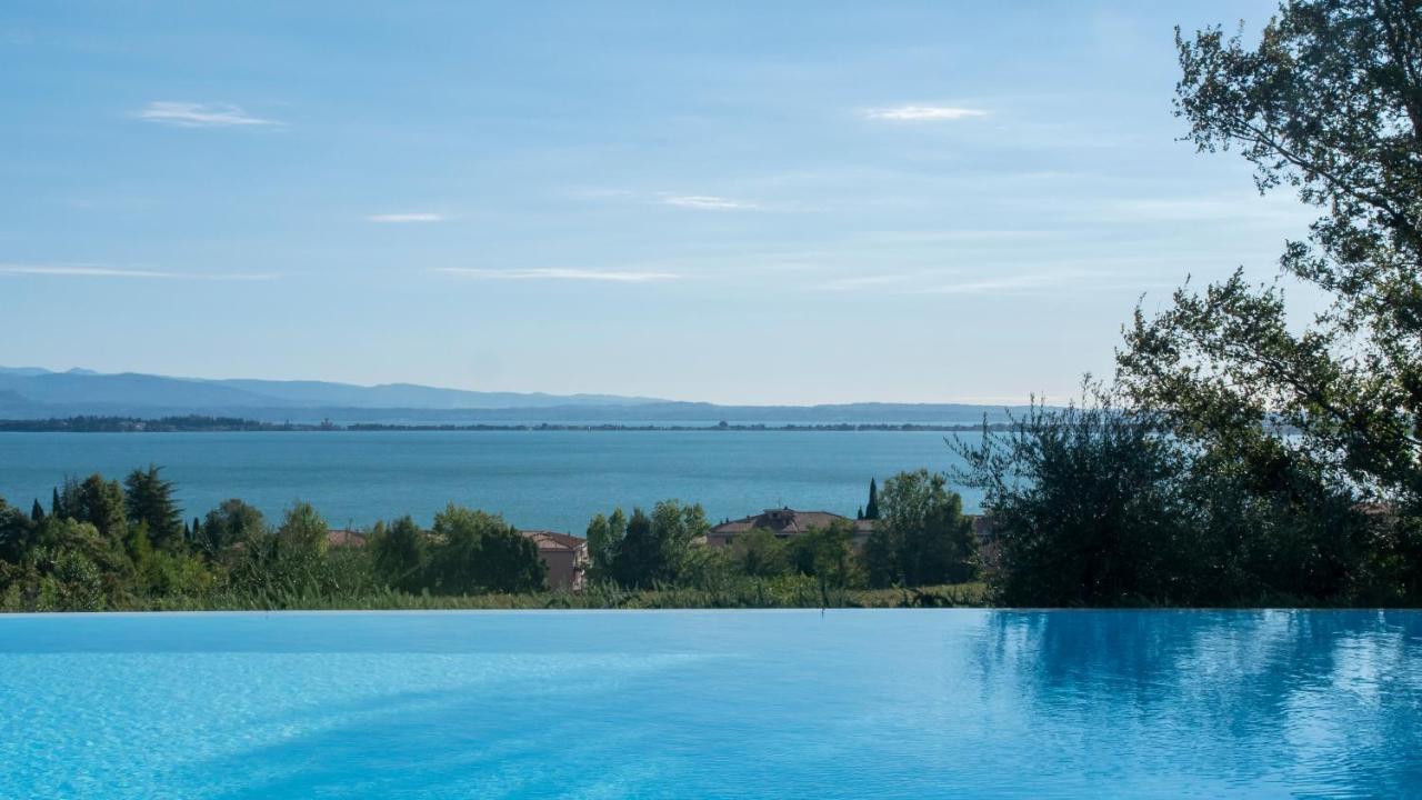 Castello Belvedere Apartments Desenzano del Garda Bagian luar foto