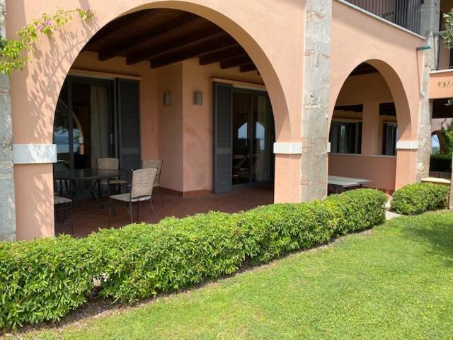 Castello Belvedere Apartments Desenzano del Garda Bagian luar foto